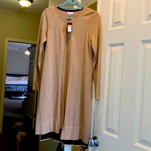 NWT open front camel color long cardigan. Button front by Crown & Ivy size Small